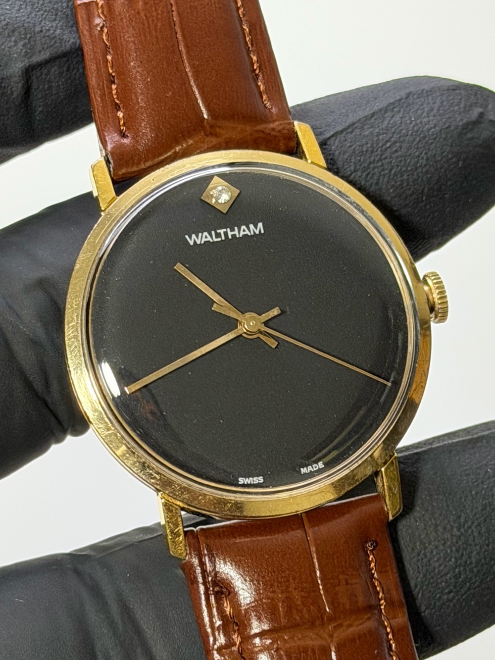 1960’s Waltham Diamond 302-100 Mechanical Gold-Plated 33mm Vintage Watch